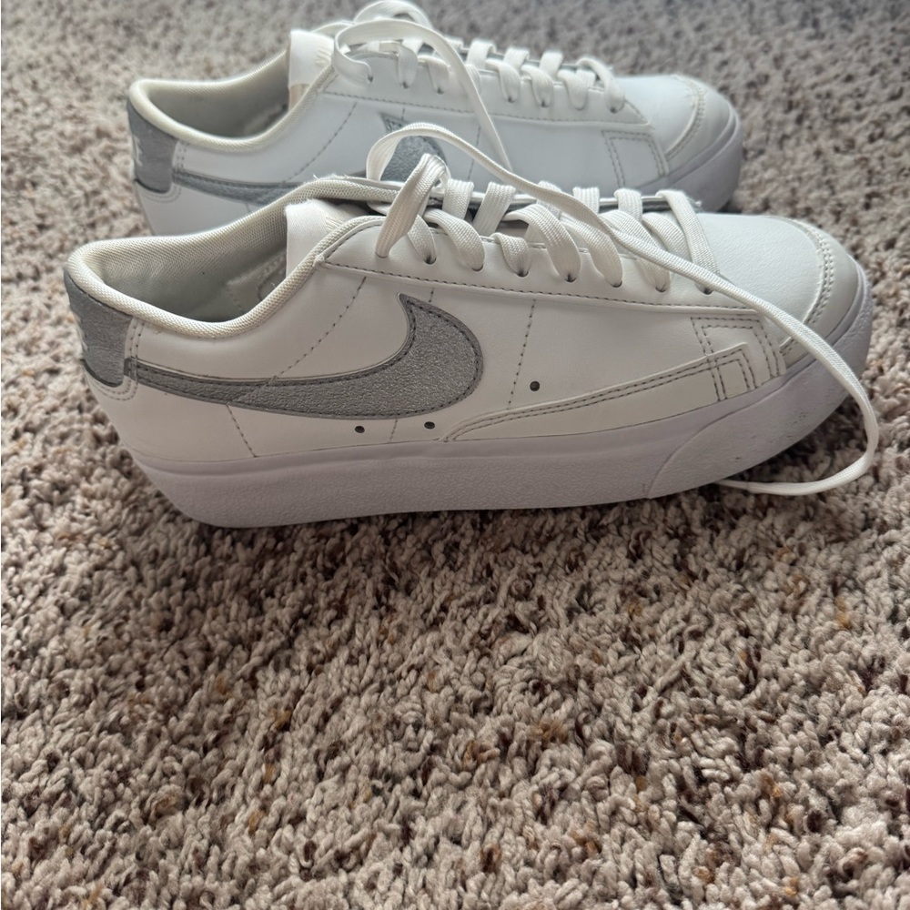 Nike White and Silver Low-Top Sneakers
